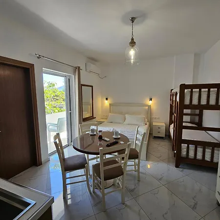 A & A Guest house *