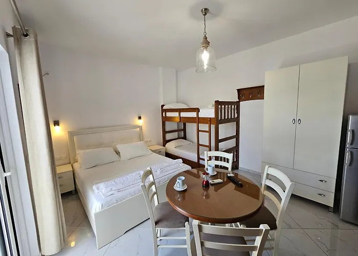 A & A Konukevi Ksamil